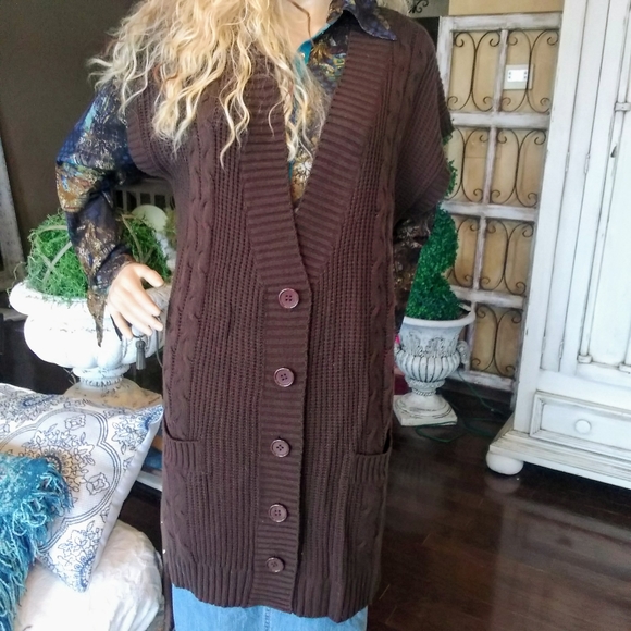 Brown sweater vest - Picture 5 of 6